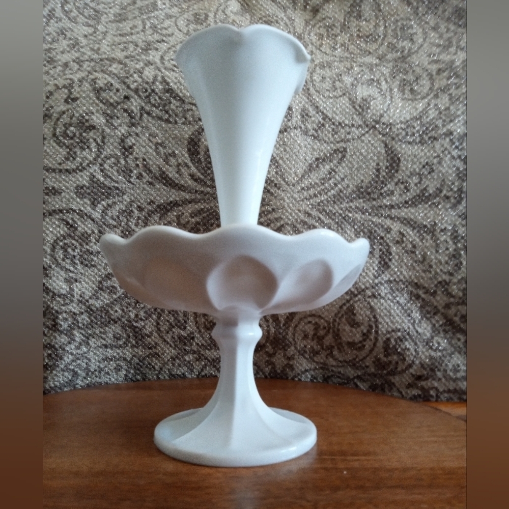 Vintage "VALLERYSTHAL" Milk Glass Compote MCM/ France 1950s Mint Condition - Picture 2 of 9